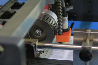 PRY-660T 独立ナイフ付き紙折りたたみ機 3