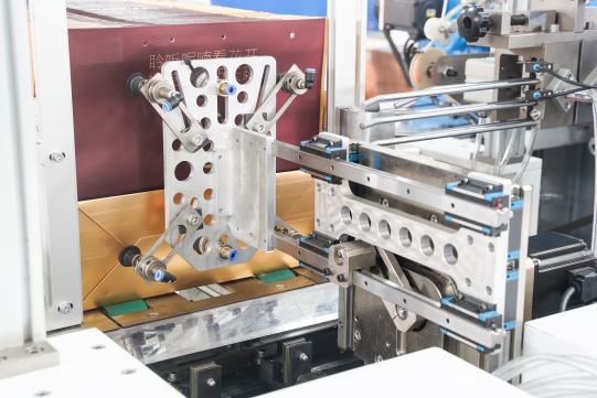 PRY-450A 紙袋ロープ挿入機 4