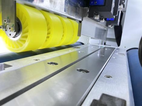 PRY-1800 シングルパス自動カートンボックスサンプルカッティングマシン 7