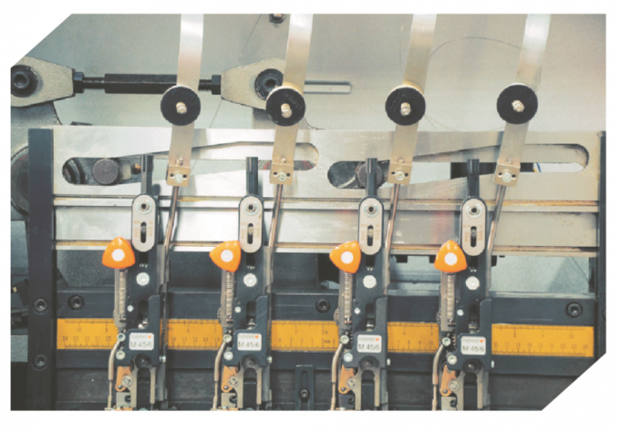 PRY-8D 集積・中綴じ・三方断裁機 7