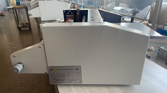 RD-V370FS Intelligent Computerized Paper Film Laminating Machine with Motor 110V/220V 1-3m/min 340mm Max Width